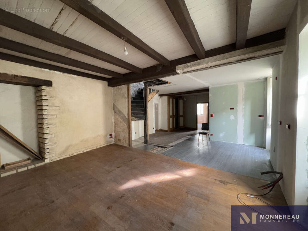 Appartement à BARBEZIEUX-SAINT-HILAIRE