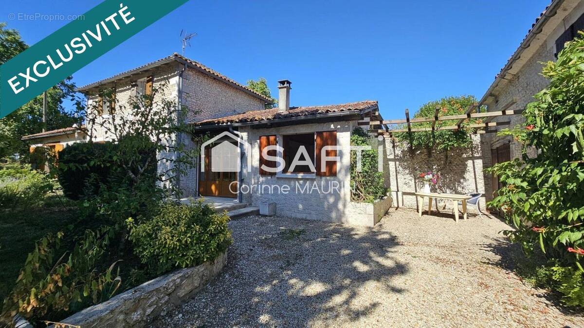 Photo 1 - Maison à BARBEZIEUX-SAINT-HILAIRE