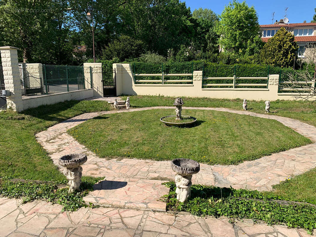 Maison à MONTMORENCY