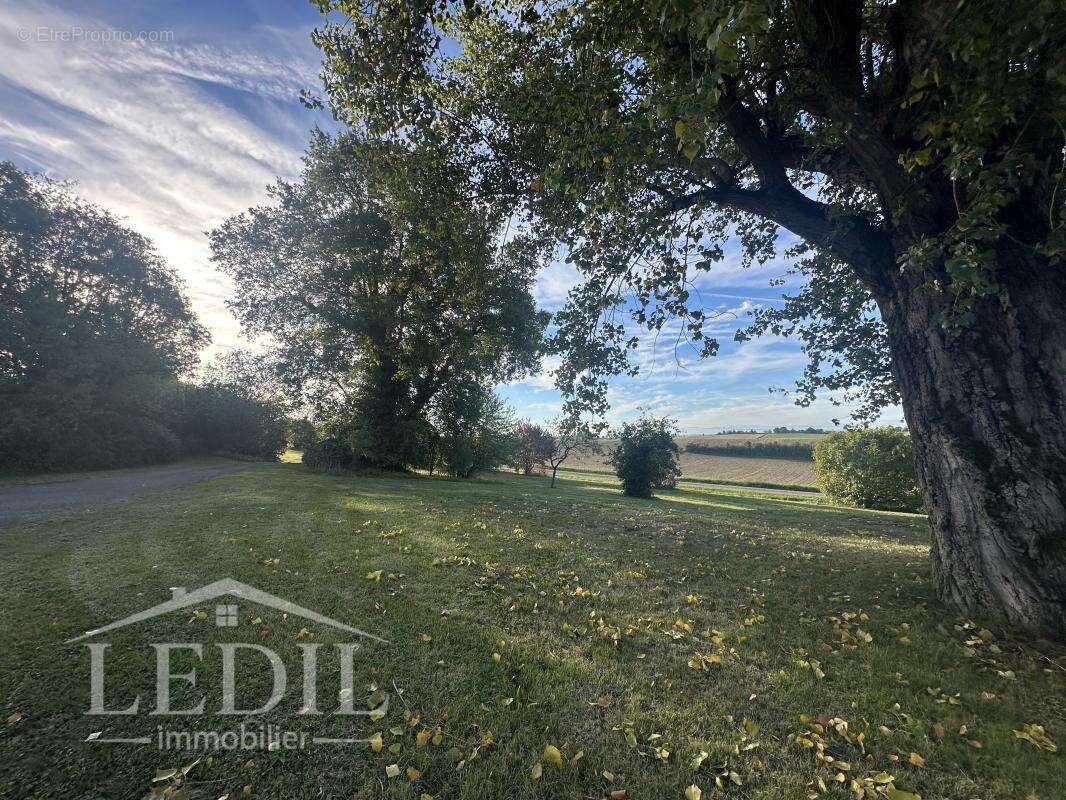 Maison à BRIGNEMONT