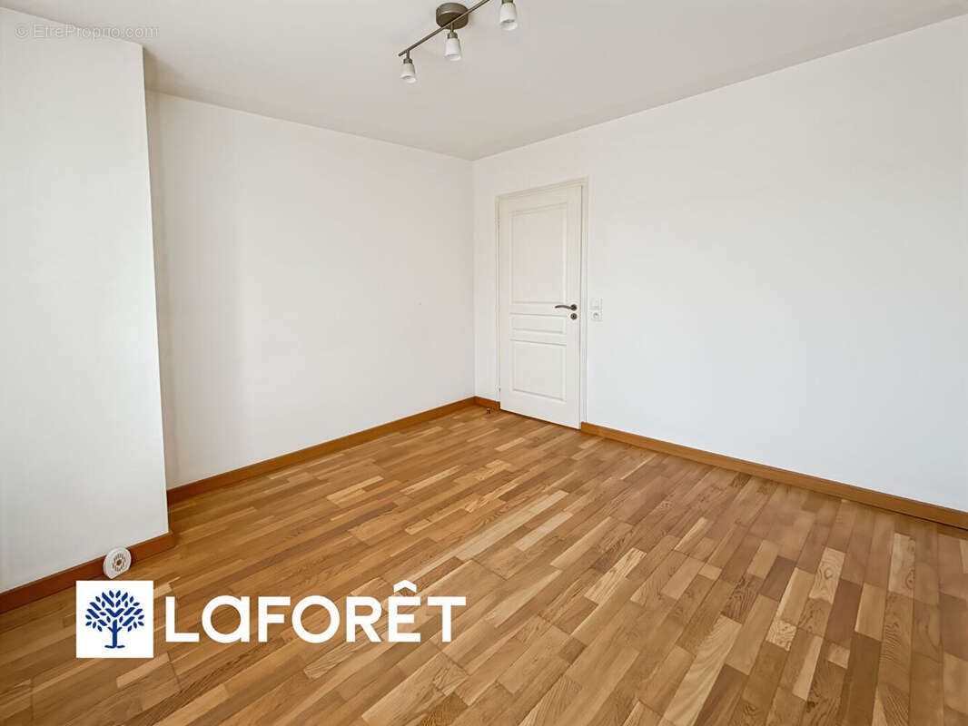 Appartement 2 pièces à vendre à Sainte-Geneviève-des-Bois - Réf 16590 - photo 12