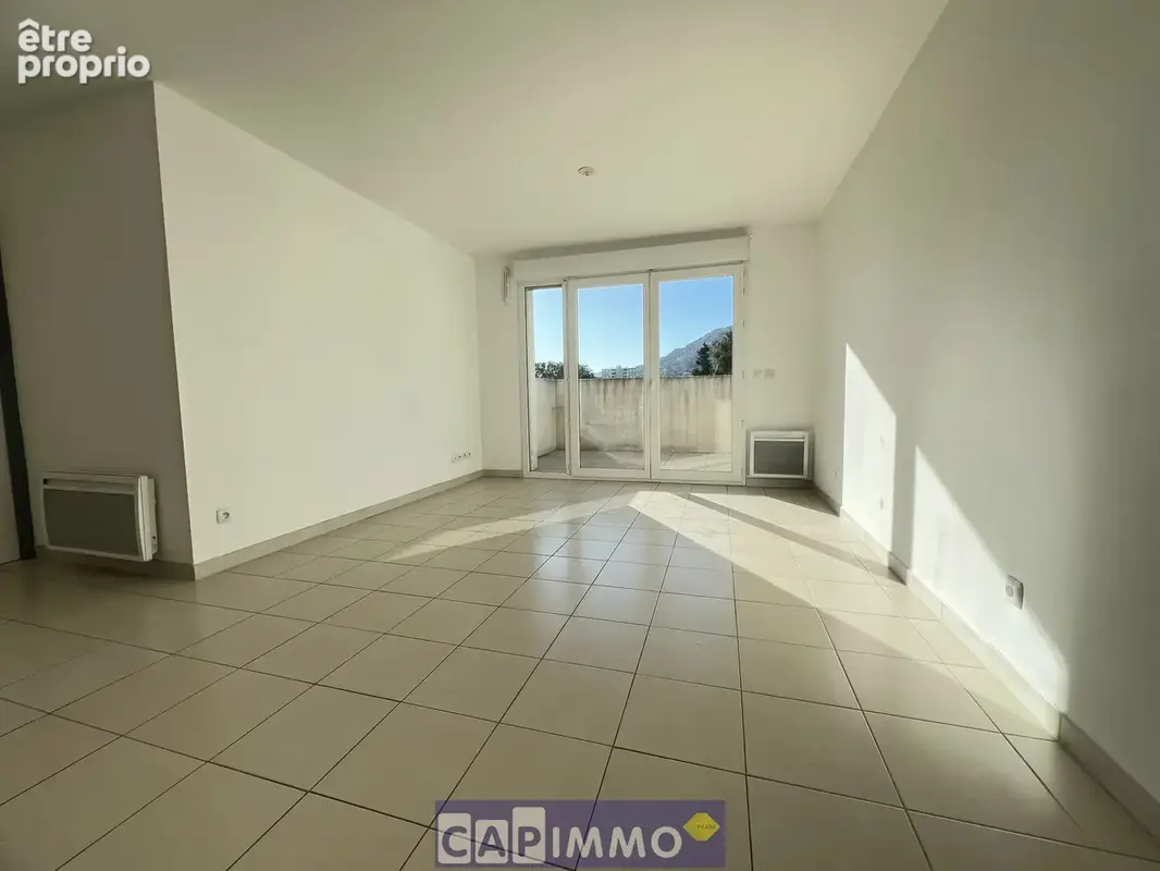 T3 toulon est dernier etage - photo 3