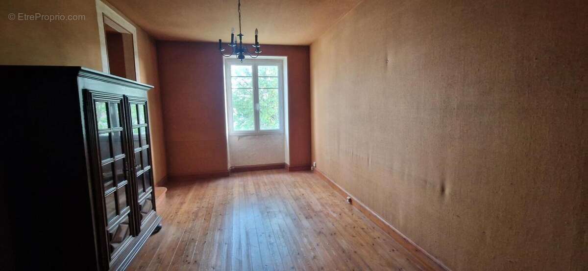 Maison à CROIX-CHAPEAU