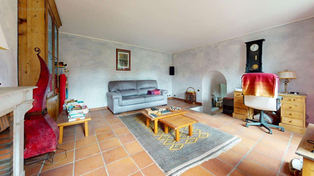 Maison à SERRE-LES-SAPINS