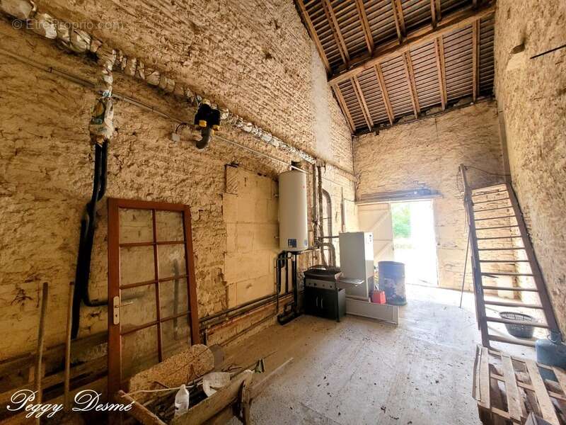 Maison à SAINT-JEAN-D'ANGELY
