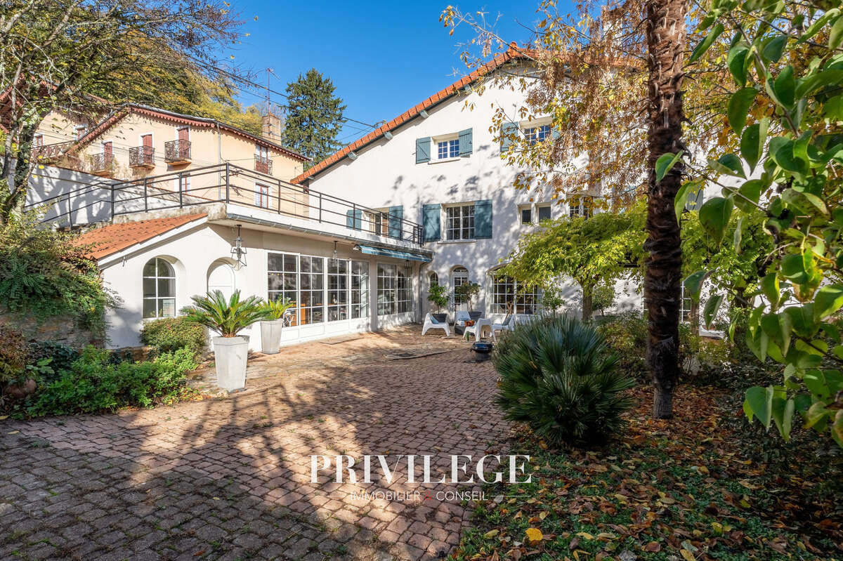 Maison à COLLONGES-AU-MONT-D'OR