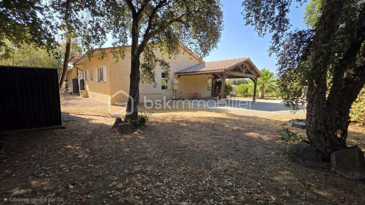  EN EXCLUSIVITÉ – VIDAUBAN – Maison traditionnelle de 171 m² avec piscine, terrain de 1 566 m² et fort potentiel - photo 6