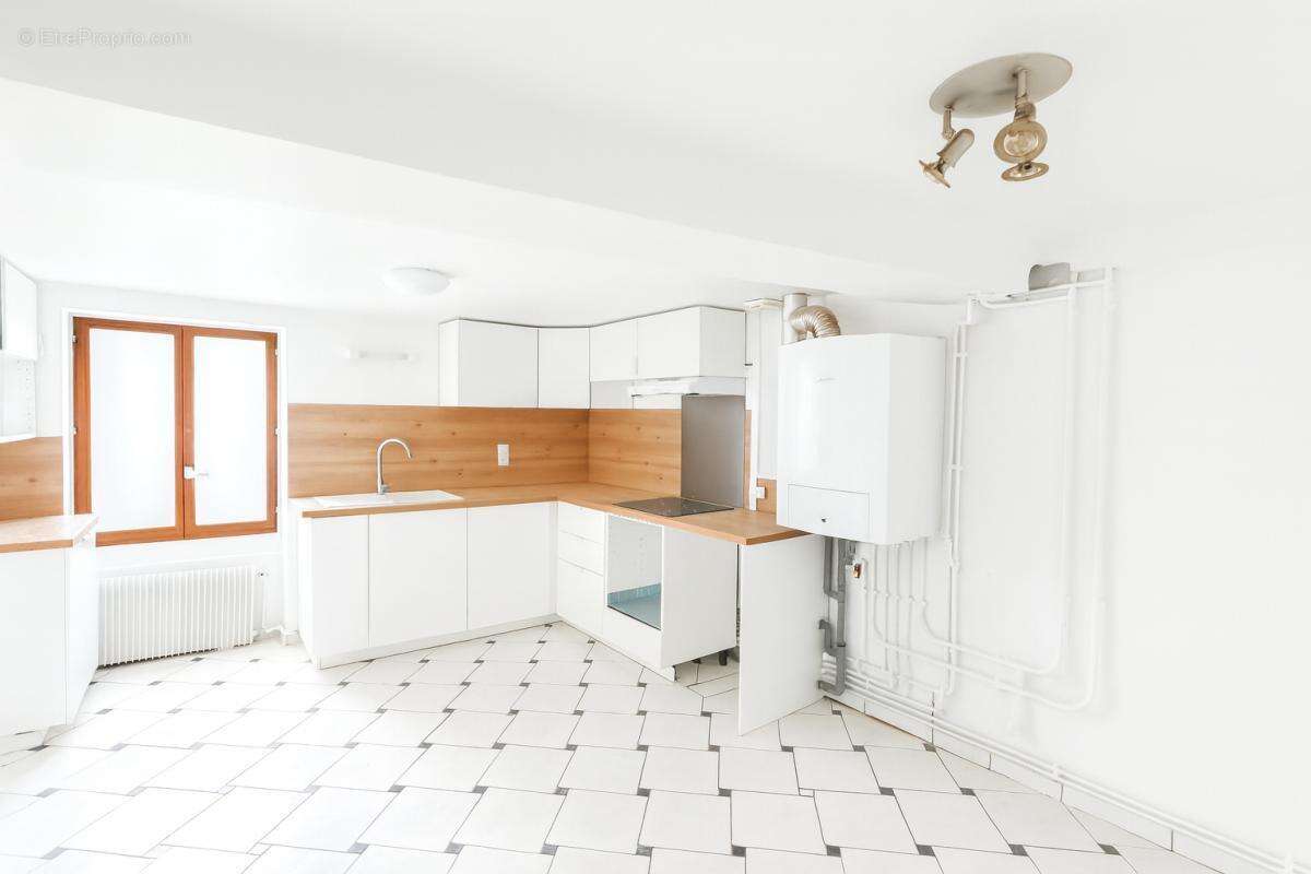 Maison Ecquevilly 4 pièce(s) 100 m2 - photo 2