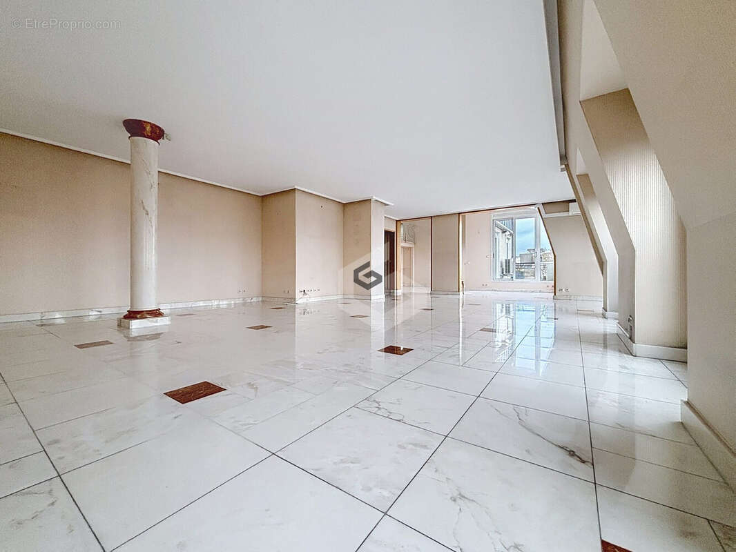SALON - Appartement à REIMS