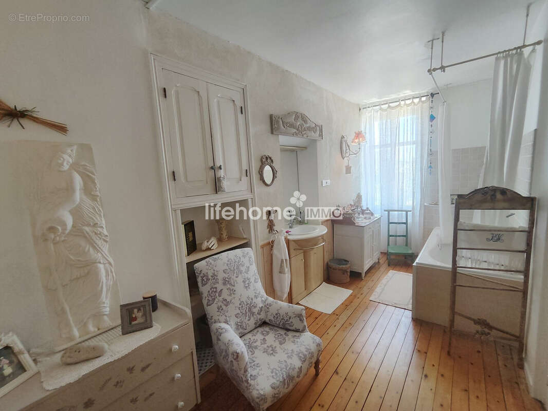 Maison 161 m² à Chateauroux  - photo 3
