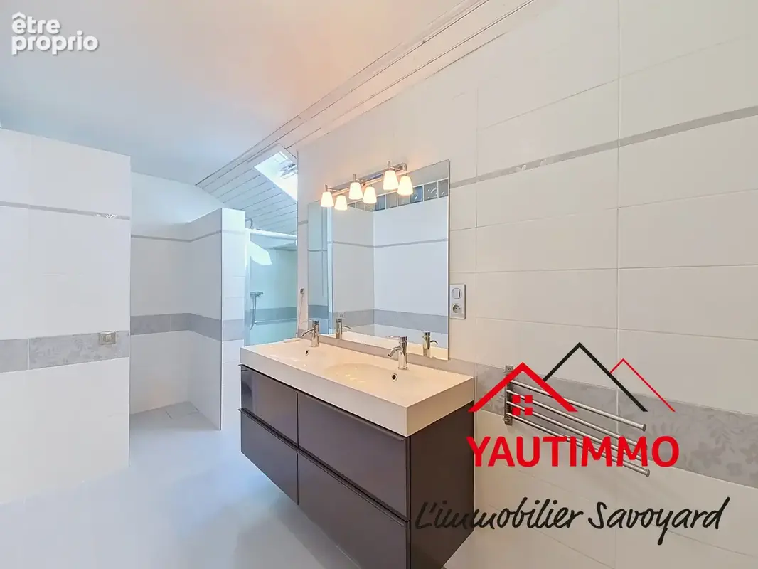 CRANVES-SALES   Maison 243 m2   Terrain 860 m2   5 chambres   Possibilité 2 appartements   Grand garage - photo 22