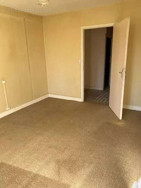 Appartement à CLUIS