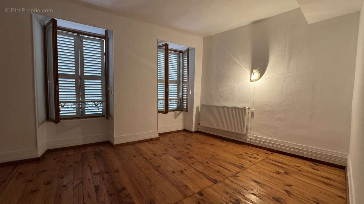 Maison à AVALLON