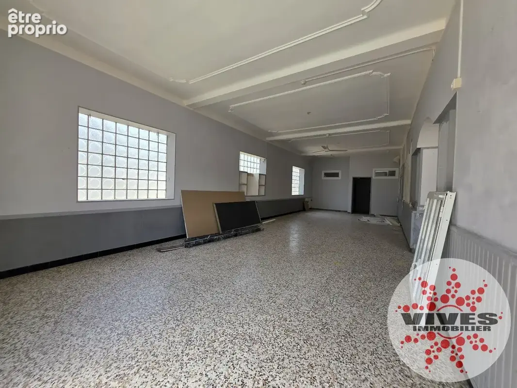 Immeuble mixte avec terrain constructible - photo 3