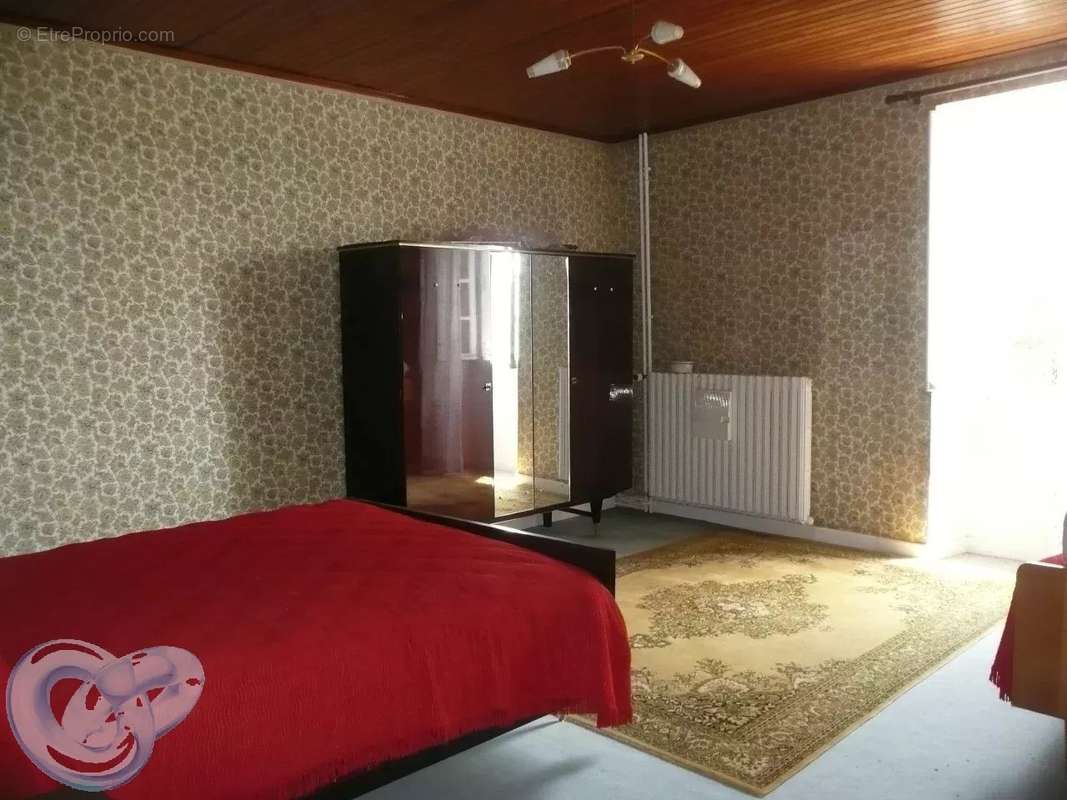 Maison à SAINT-MARTIAL-DE-NABIRAT