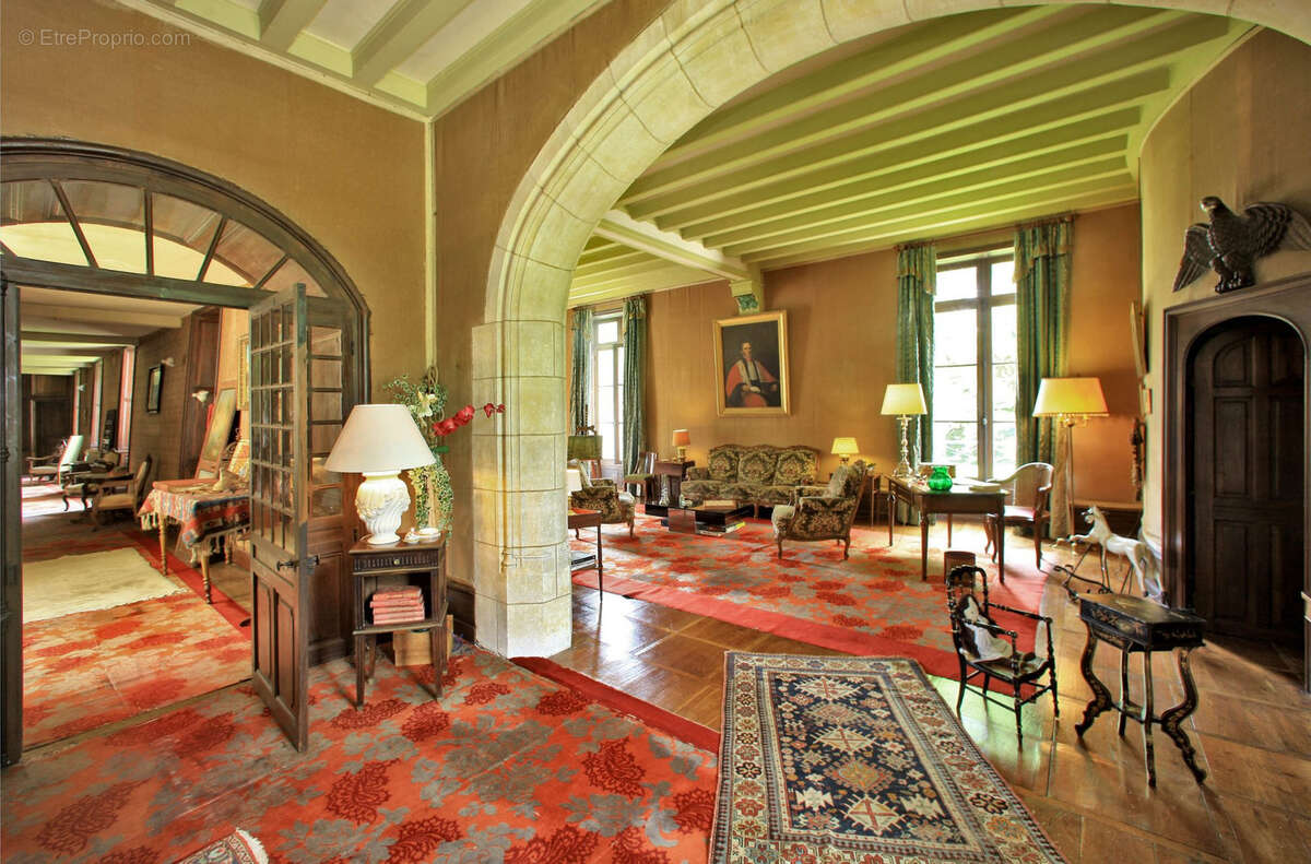 Maison à CHAMPAGNAC-DE-BELAIR