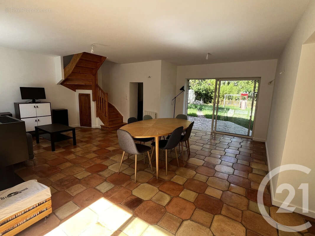 Maison à ROQUEFORT-LES-PINS