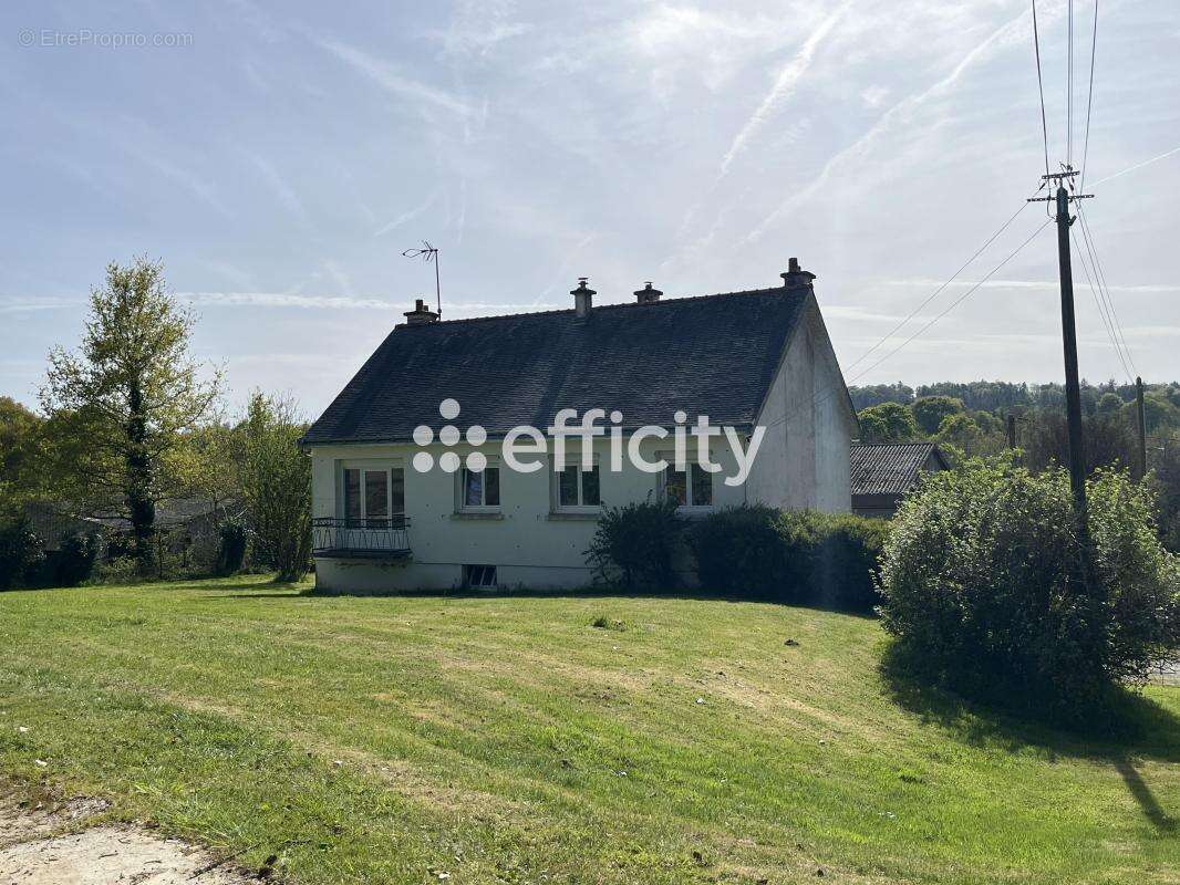 Maison à SEGLIEN