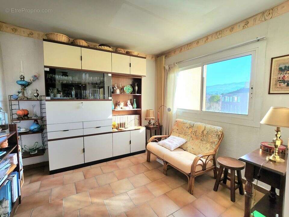 T5 DUPLEX /TERRASSE / COEUR DE PLAN DE CUQUES