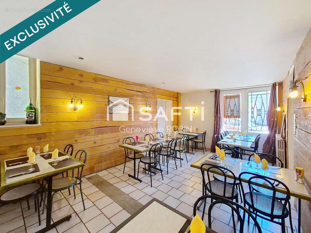 Commerce 256 m² à Vaugneray  - photo 3
