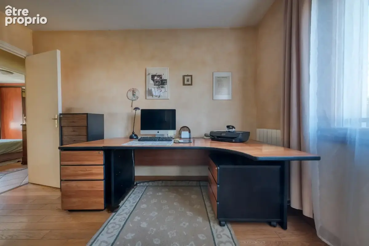 Elégante maison Familiale de 8 pièces 180m² avec Vie de Plain-Pied 6 Chambres - DPE C- Véranda et terrain arboré de 756m² - photo 16