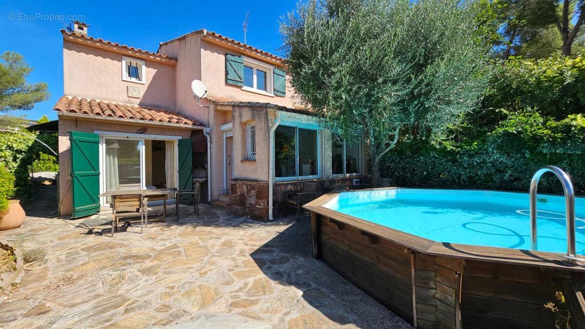 Maison à LE CANNET-DES-MAURES