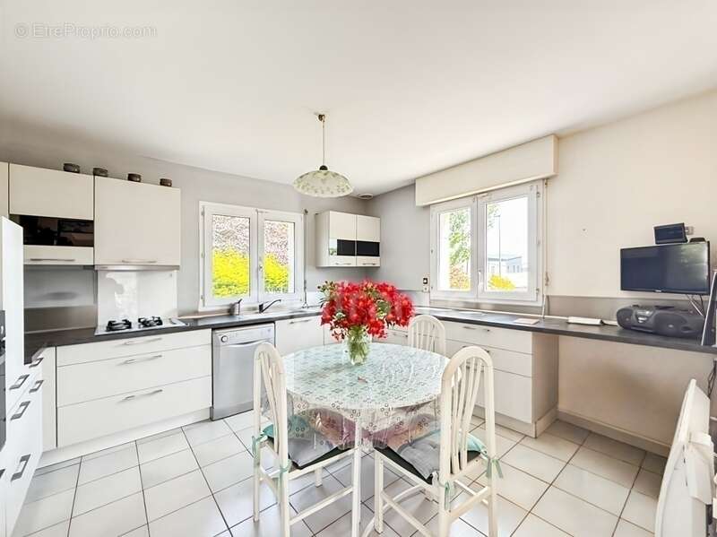 Maison à LE RELECQ-KERHUON