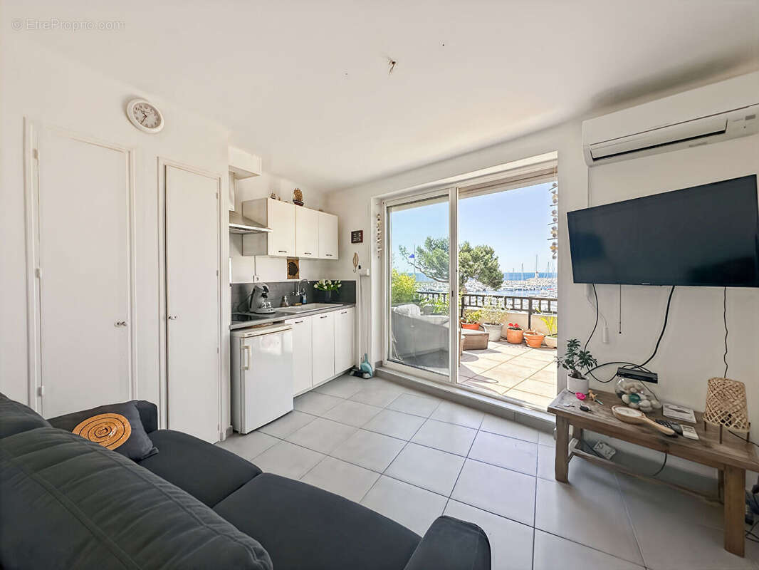 Appartement à SAUSSET-LES-PINS