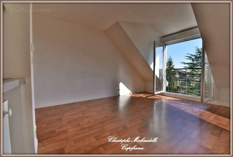 Appartement à SAINT-THIBAULT-DES-VIGNES