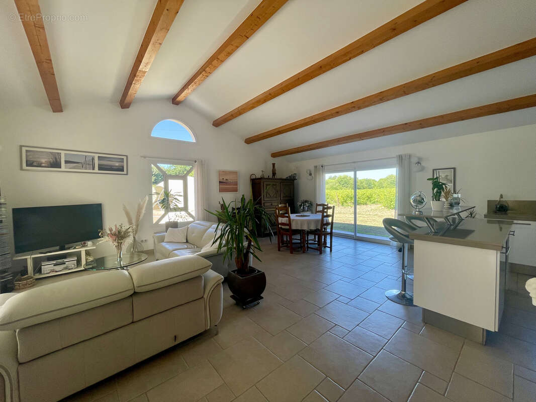 Maison à VAUX-SUR-MER