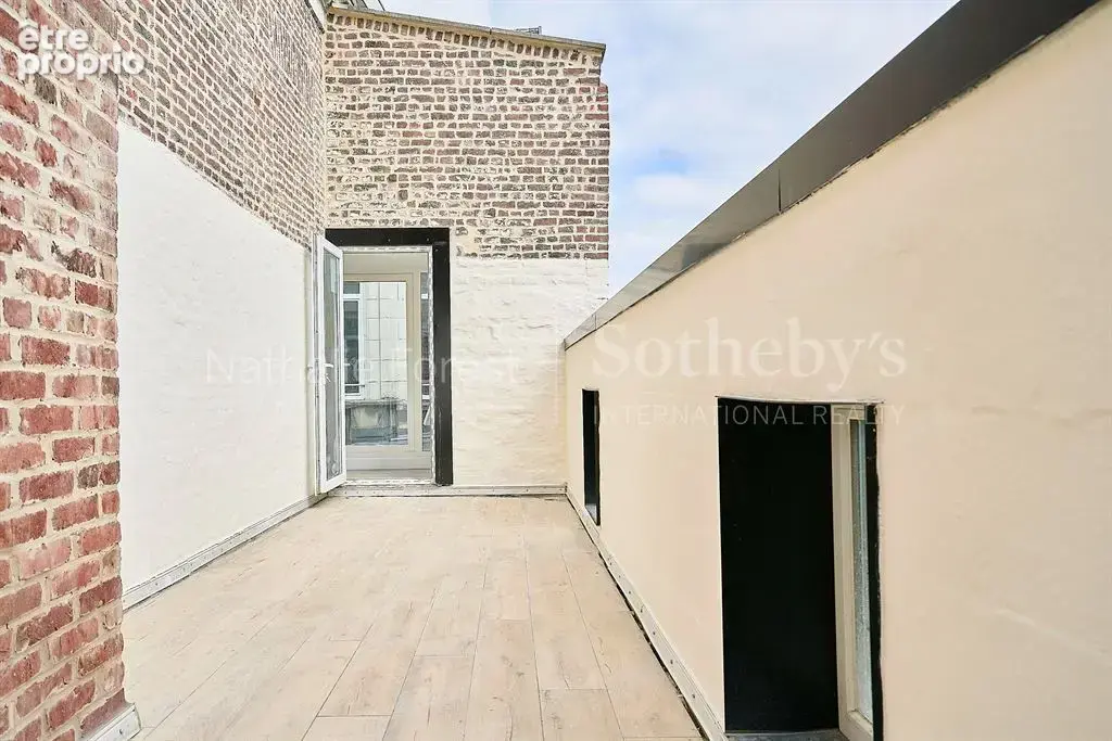 Vieux-Lille , magnifique Duplex type 5 , terrasse entièrement rénové . - photo 10