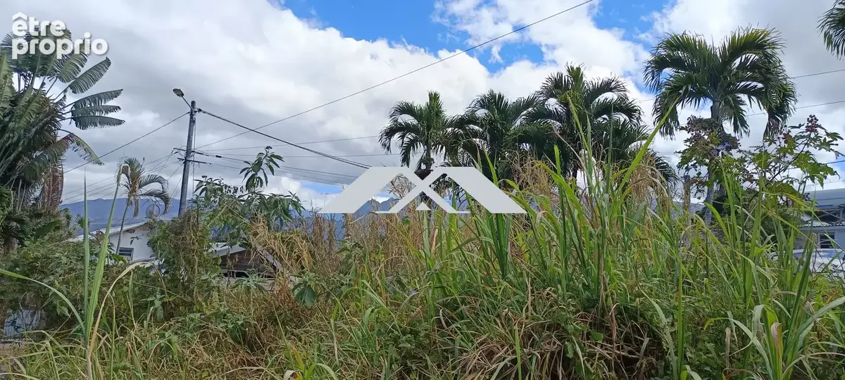 Terrain à LE TAMPON