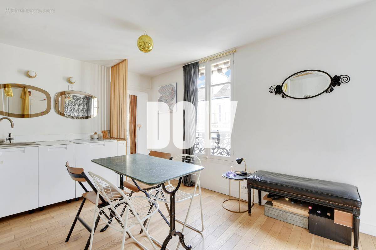 Appartement à PARIS-1E