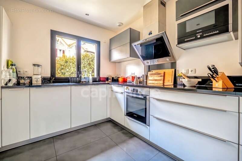 Maison à vendre P8 FONTENAY SOUS BOIS (94) au cœur des Rigollots, en limite de VINCENNES, 215 m² avec jardin arboré, terrasse et - photo 6
