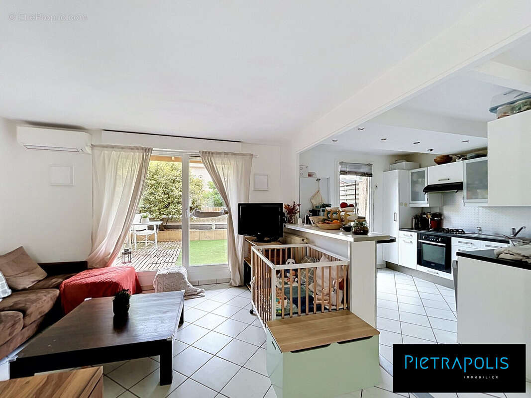 Appartement à LYON-8E
