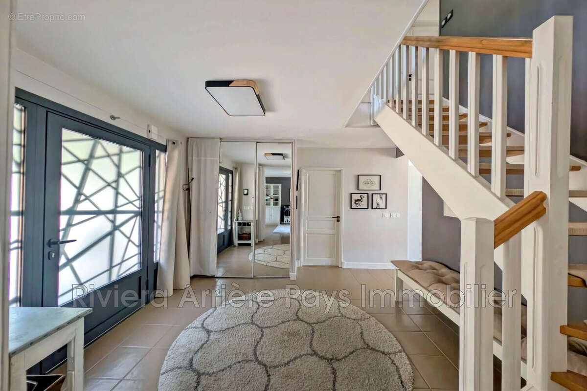 Maison 162 m² à Saint-Pierre  - photo 5