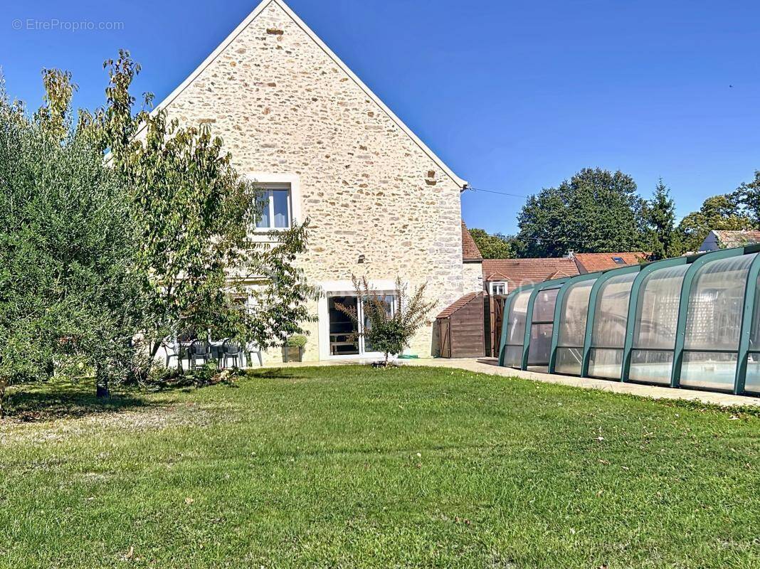 Maison à OZOUER-LE-VOULGIS