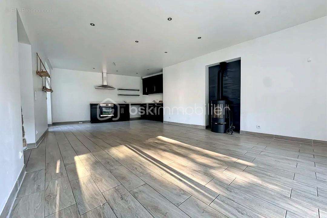 Maison à MONDEVILLE