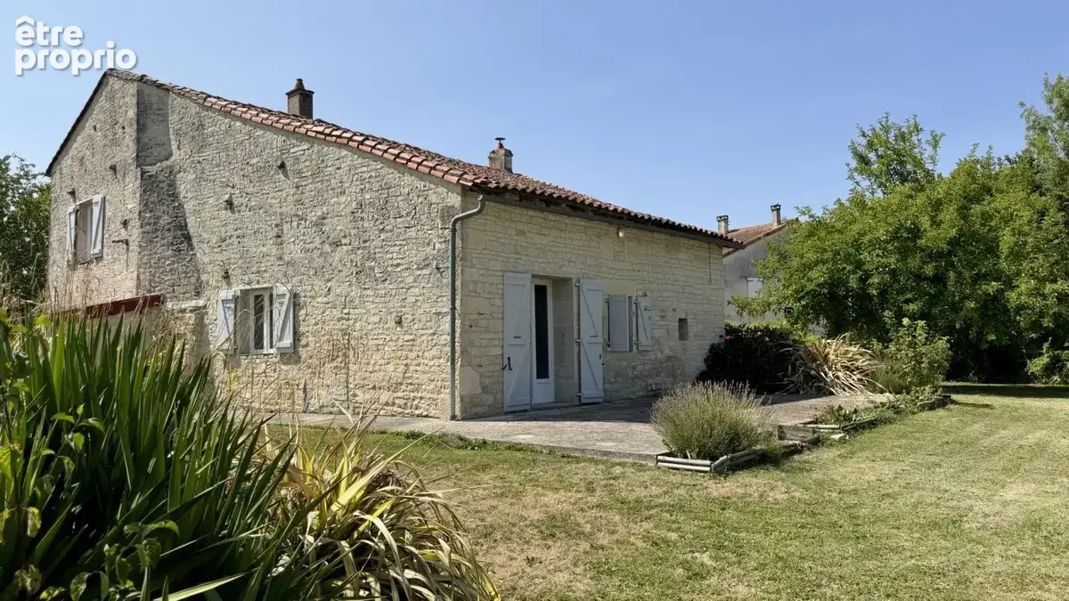 Maison à AIGRE