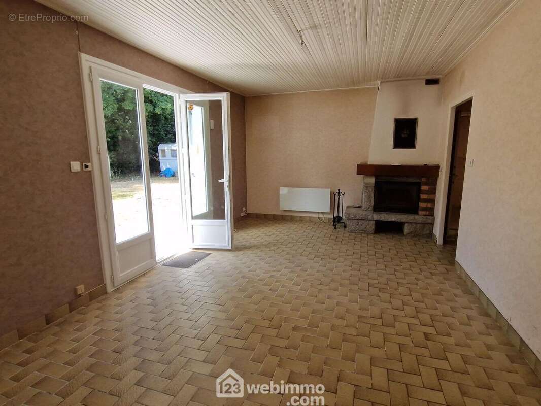 Maison 75 m² à Saint-Georges-De-Pointindoux  - photo 7