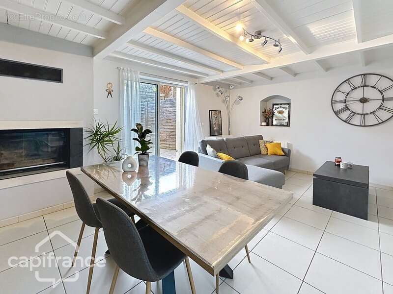 Maison à PAS-DE-JEU