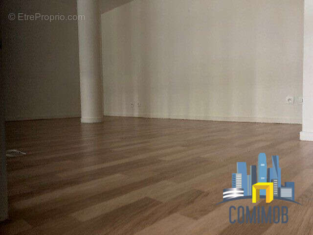 Appartement à COURBEVOIE