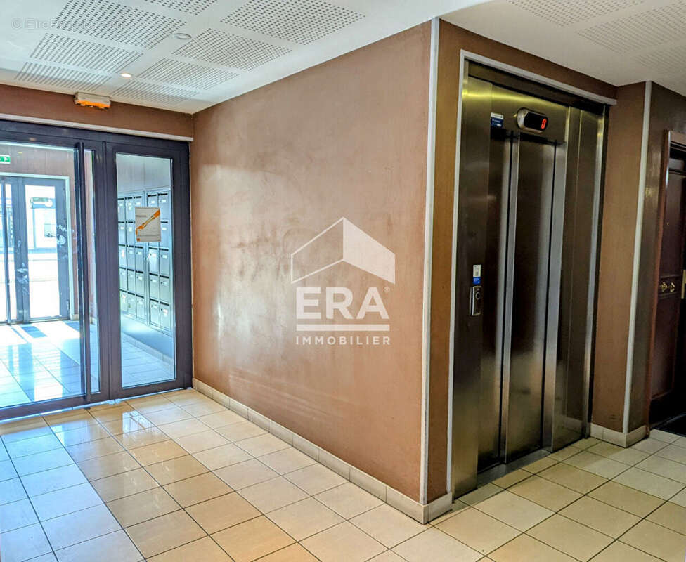 Appartement à SARTROUVILLE