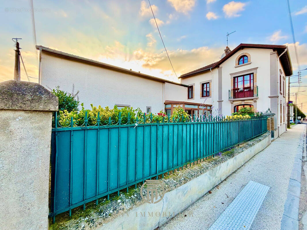 Maison à CHAMBLEY-BUSSIERES