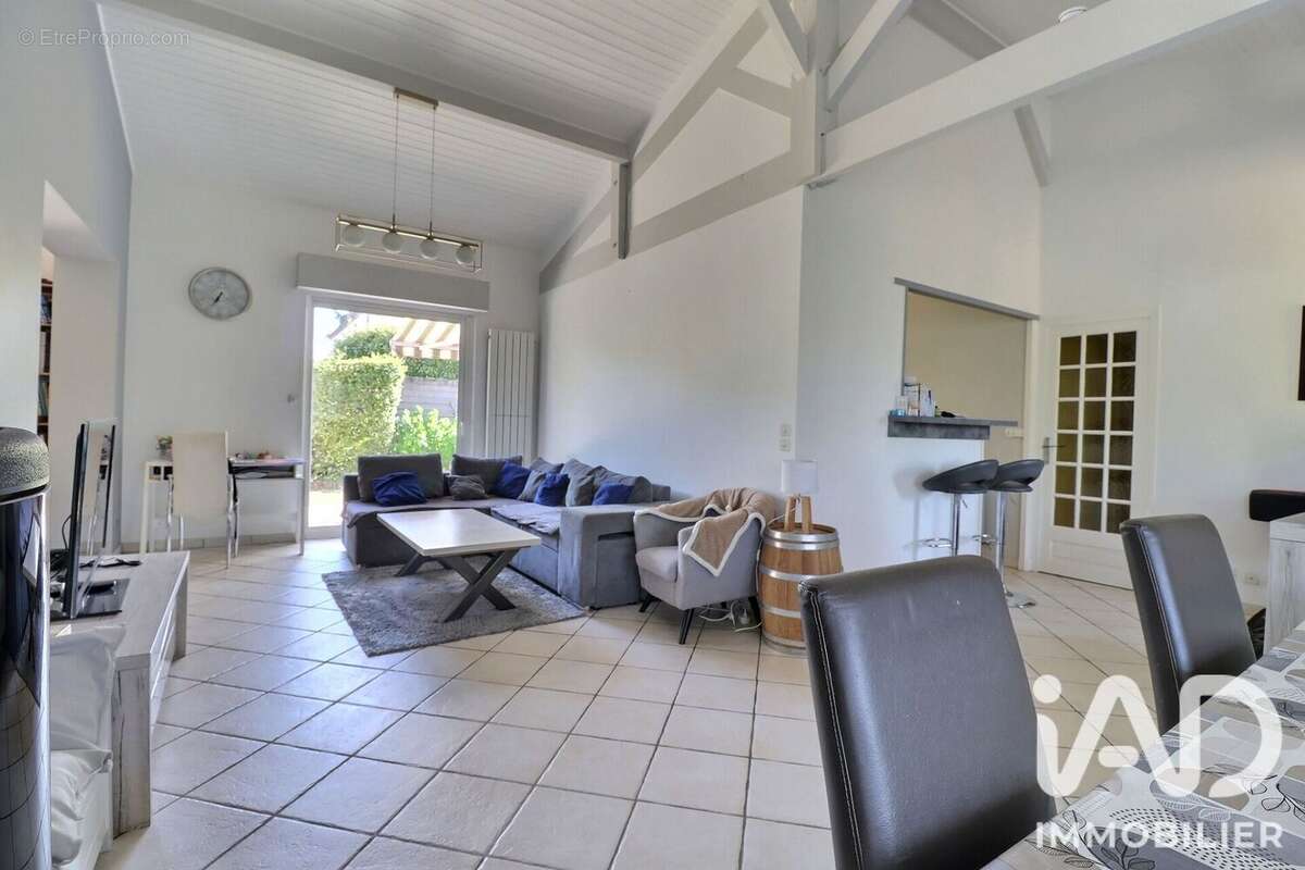 Photo 2 - Maison à LEOGNAN