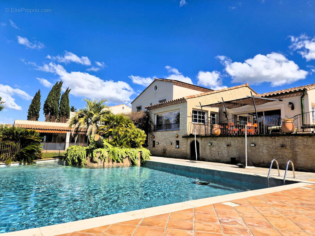 Villa  d'exception avec jardin, piscine, pool house et dependance - photo 34