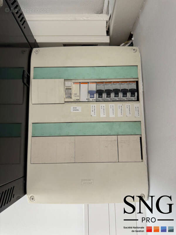 Commerce à COURCOURONNES