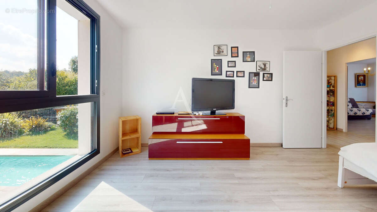 Maison à MAGNY-LE-HONGRE