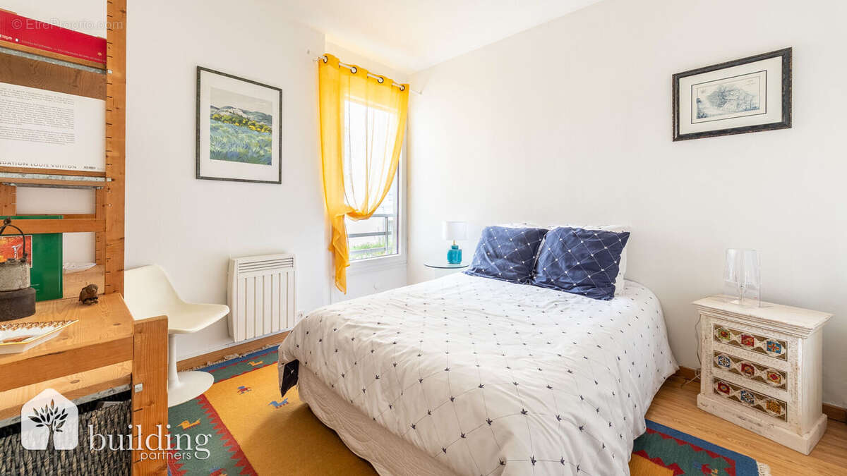 Appartement à COURBEVOIE