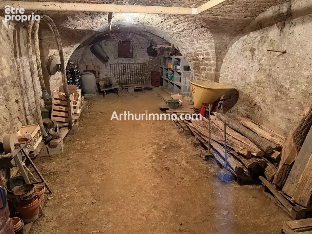 Corps de ferme en pierre a renover – 4 800 m² de terrain – 250 m² de dépendances - photo 16